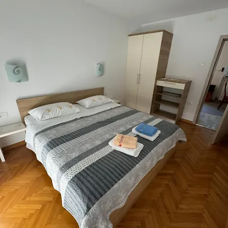 And Orazem Zoro דירה *