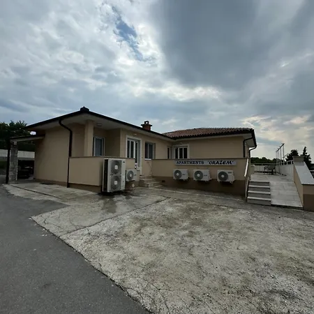 דירה And Orazem Zoro בפורטורוז