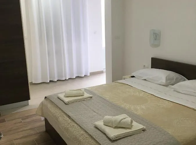 Daire And Orazem Zoro *